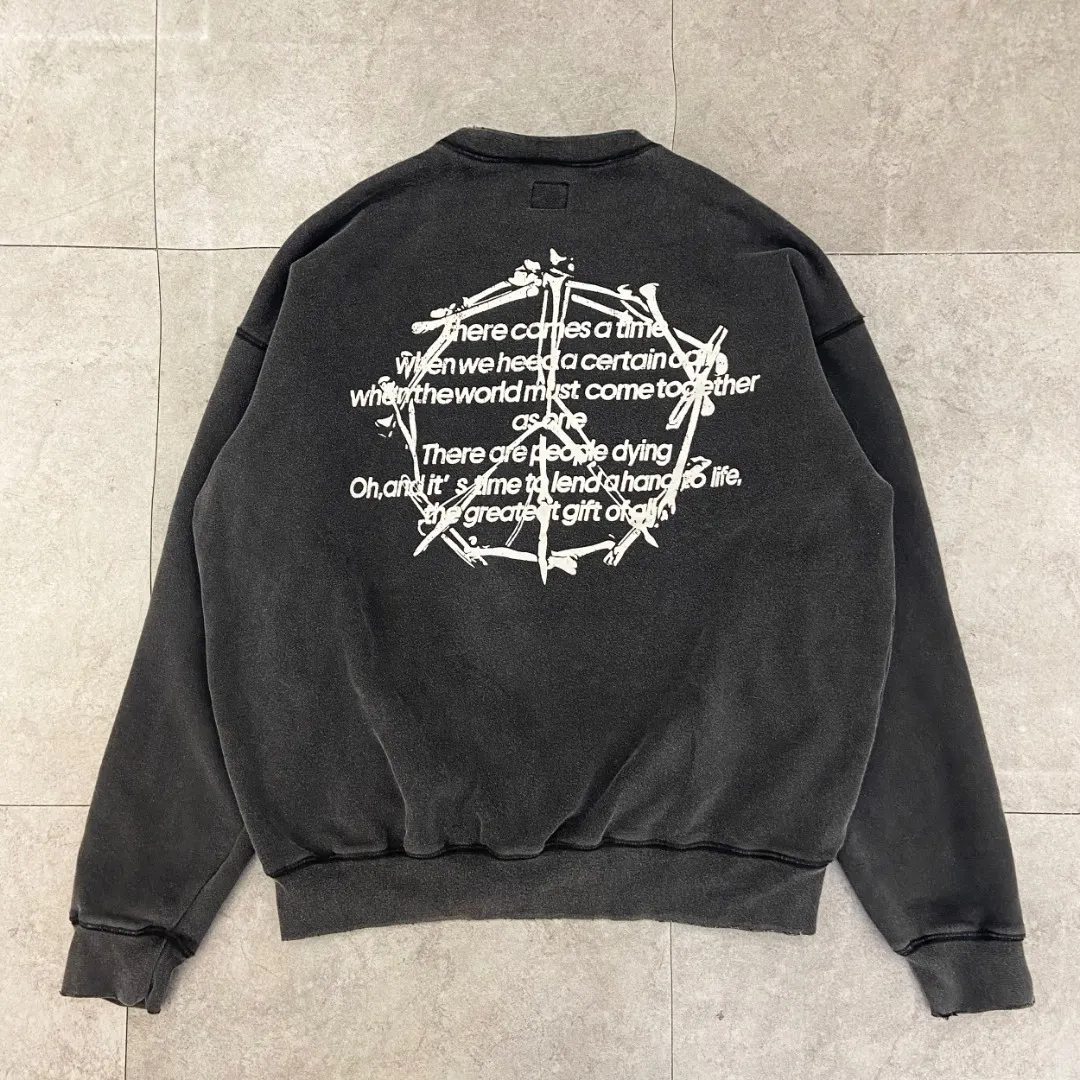 New arrival🆕saint michael American devil print vintage washed and distressed loose round neck pullover plus velvet long-sleeved sweatshirt Fabric: 420g Style number: SM619 Size: S-M-L-XL Color: Black Price: P198